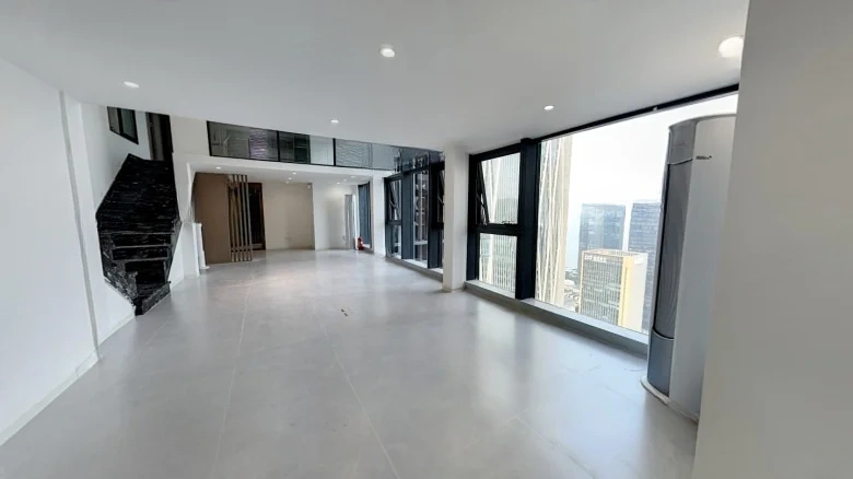 Excellence Central Globe - View 8