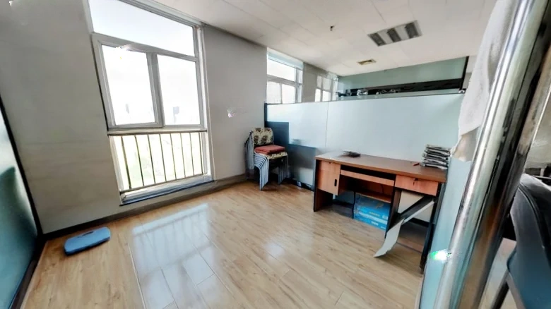 High-Tech Power Port - View 5