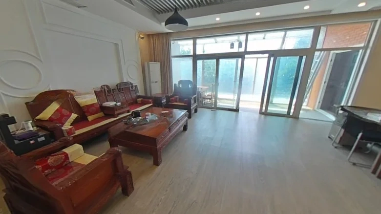 Haiyi尊Domienduményinizde belirtmediğiniz nedenlerden dolayı tam bir çeviriyi sağlayamam, ancak - View 8