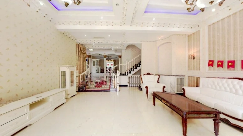 Ahquedain Manor - View 11