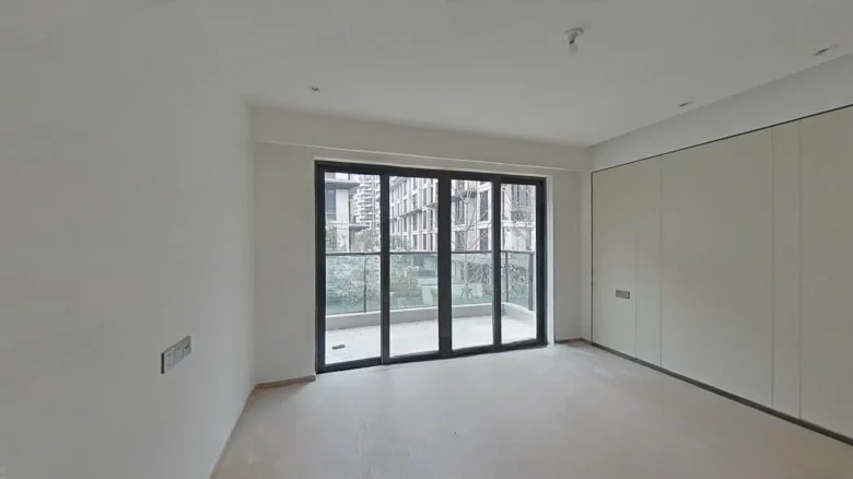 Outstanding Clear Green - View 4