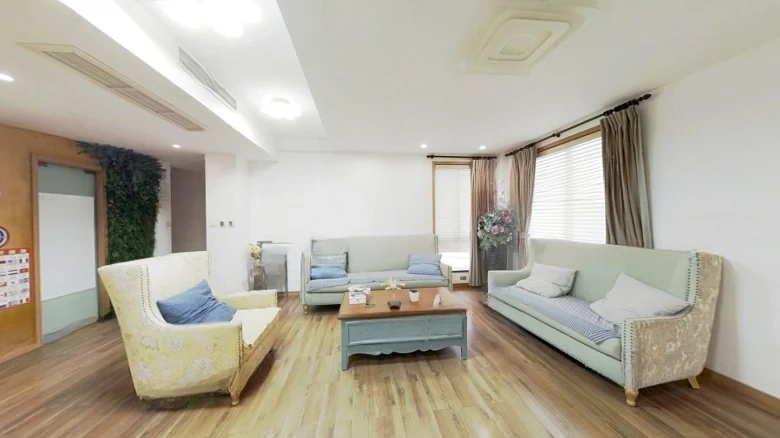 Water View Garden - View 1