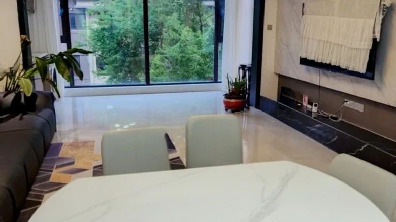 Golden Intimate Villa - View 6