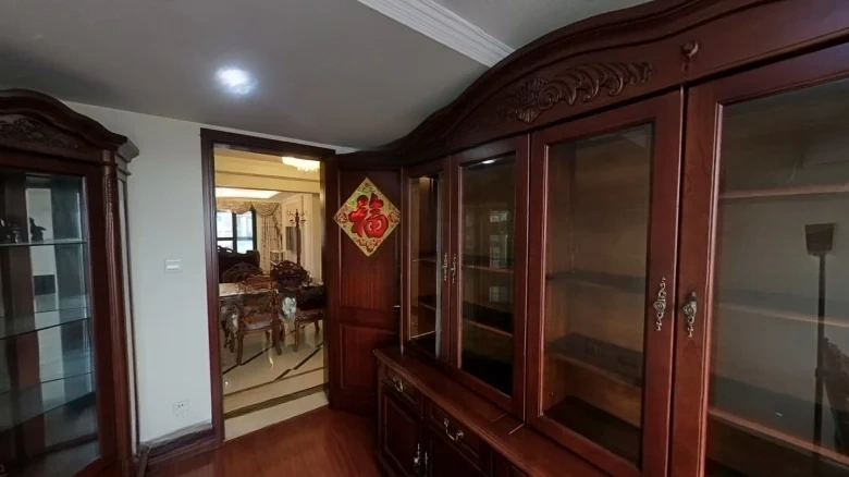 Paulaner Leaf Language (Phase 2) Apartment - View 1