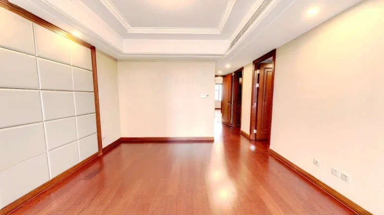 Elegant Ode Residence - View 1