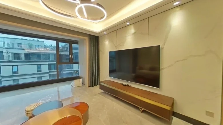 Zhonghai Luhu Mansion - View 1