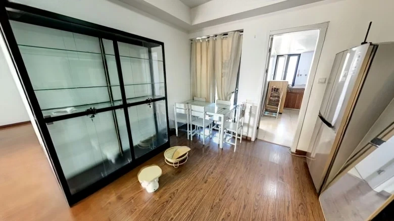 Golden Base Courtyard House - View 6