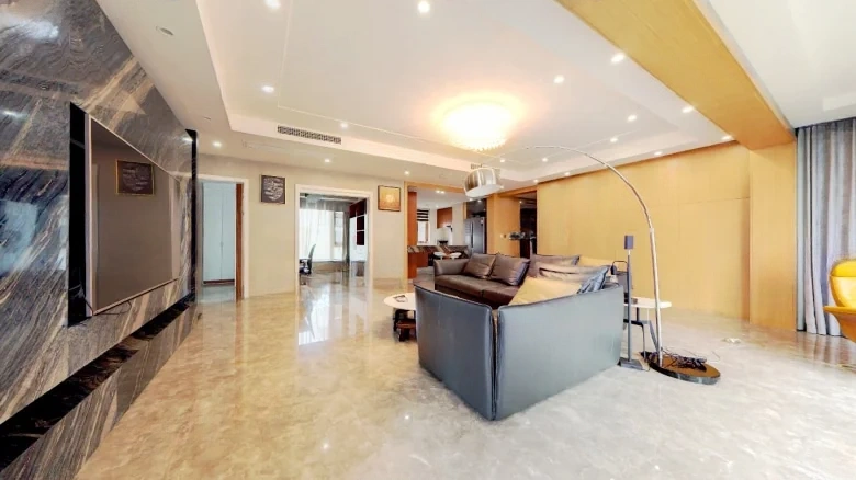 Lushan International Cloud Bank Shorelight - View 1