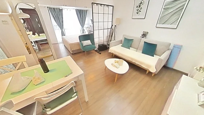 Jade Embraced Splendor Peak Style - View 1