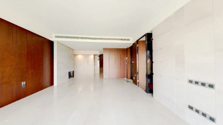 Yinzuo Linghai Gongguan - View 1