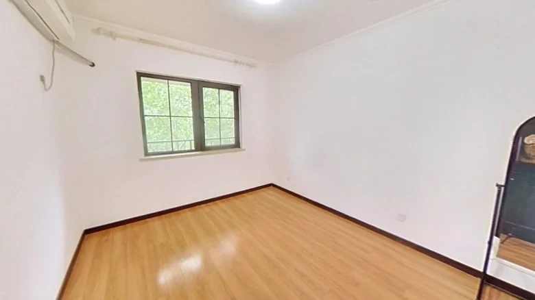 Golden Aromatic Retreat - View 1