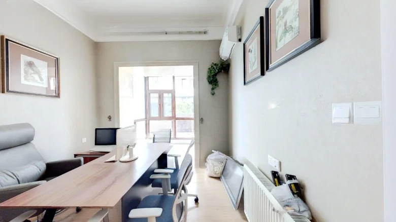 Kingbird Nantong Economic and Technological Development Zone碧桂園 can be translated as Kingbird, which is often used for the company name in English. The location description - View 5