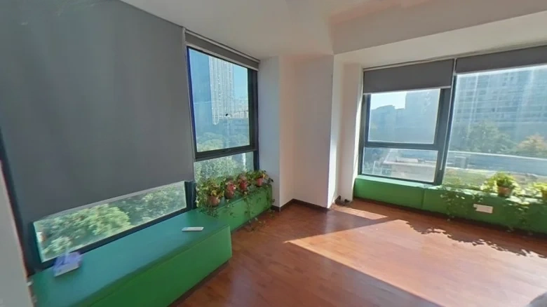 Songdu Olympic Park Name座的翻译不够直接，因为“Name座”在英文中没有对应的表达方式。如果必须用英语表示，“宋都奥体名座”可以大致翻译为 - View 2