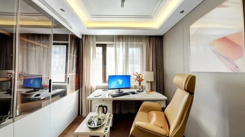 Resplendent Elegance - View 10