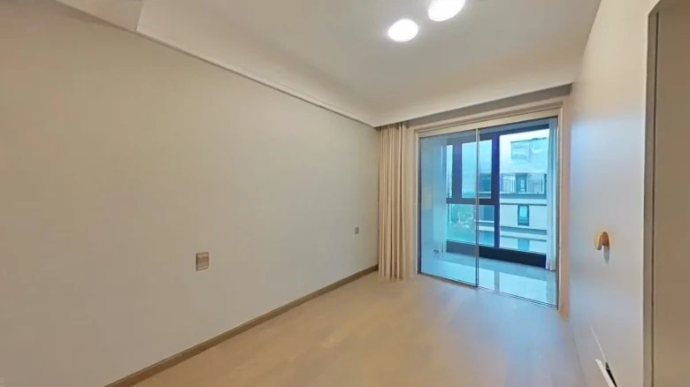 Zhonghai Luhu Mansion - View 5