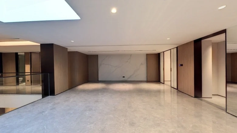 Luhu Cloud River Jade Tiered Gateway - View 1