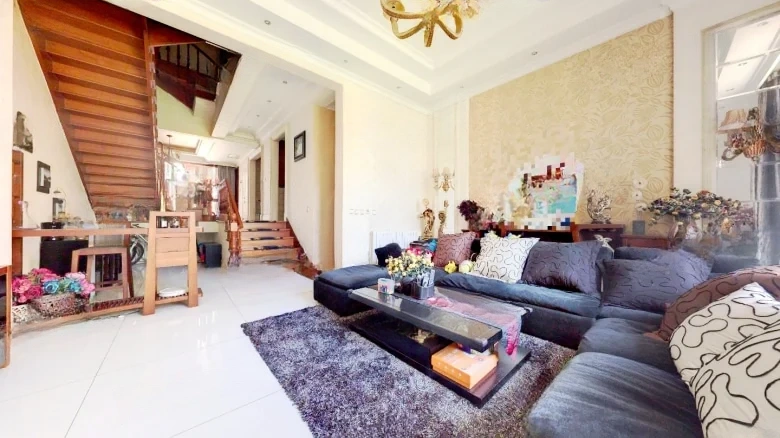 Blue County Famous Estate - View 1