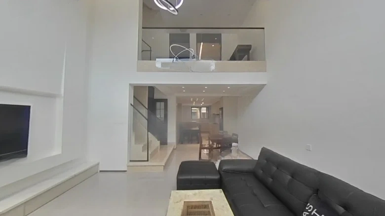 Beauty New World Golden Marvel Garden - View 7