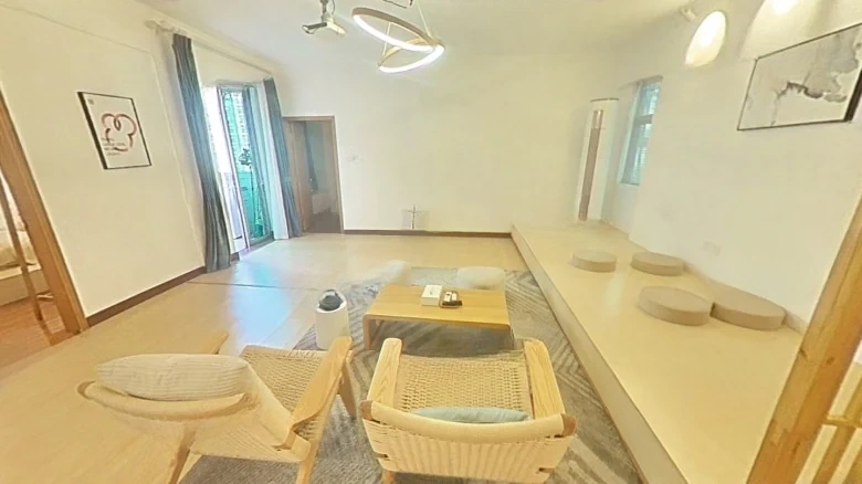 Famous Gate Tower大厦 in this context is already an English term for - View 1