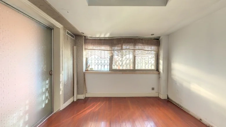 Cognac Town - View 12