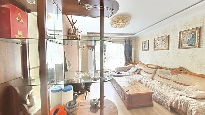 Spring Home Yearly Splendor - View 1