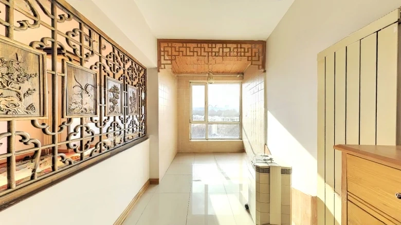 New World Garden Bay View Mansion Hall Courtyard - View 1