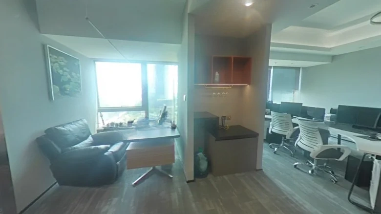 Victoria Mansion Court - View 1