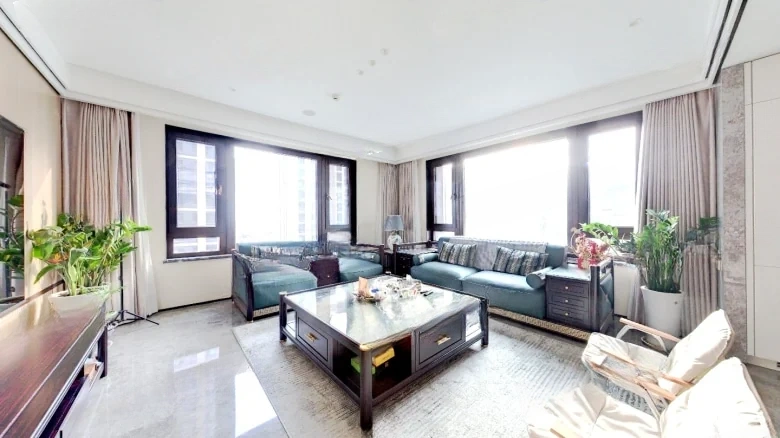 Silver Abundance Jade Seal City Dragon Mansion - View 1