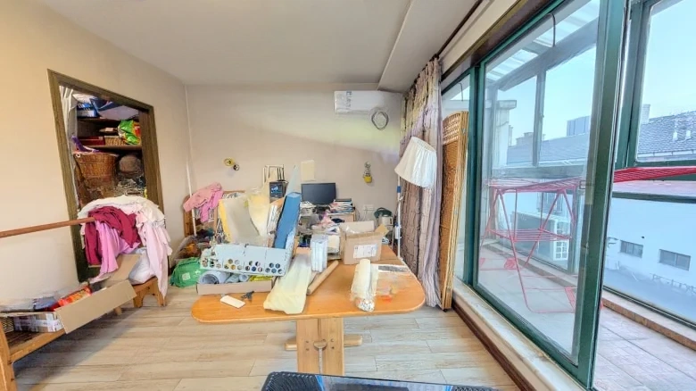 Beauty New World Golden Marvel Garden - View 5