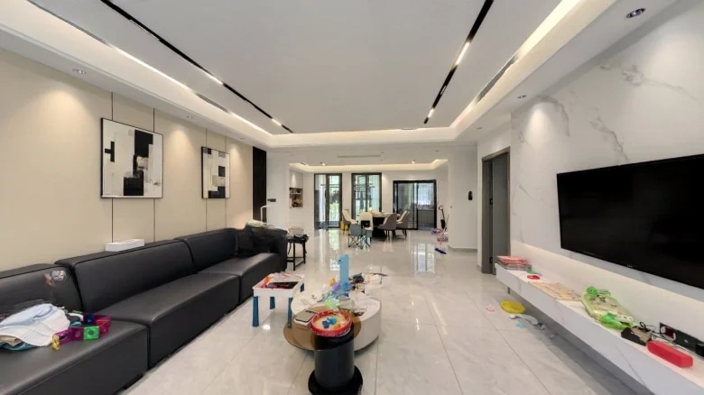 Zhengrong Riverside Purple Mansion Terrace - View 1