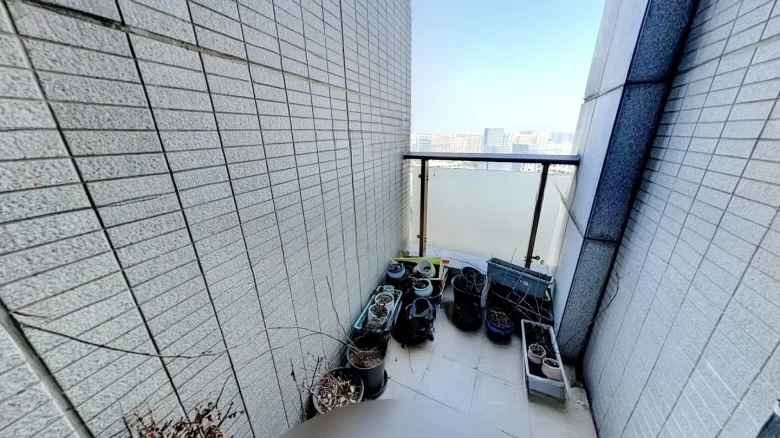 Golden Base Courtyard House - View 12