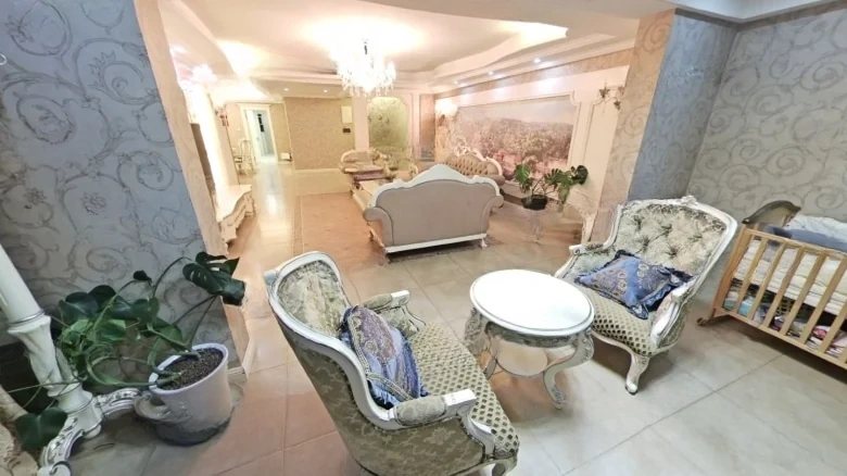 Elegant Garden Residence - View 7