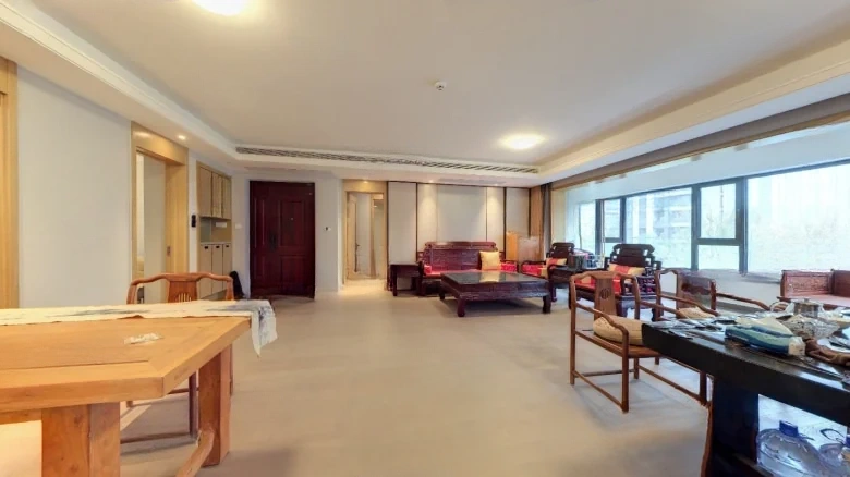 Oriental Bohui翠 can be translated as - View 1