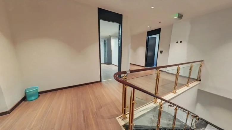 Shun City Commercial Street - View 13