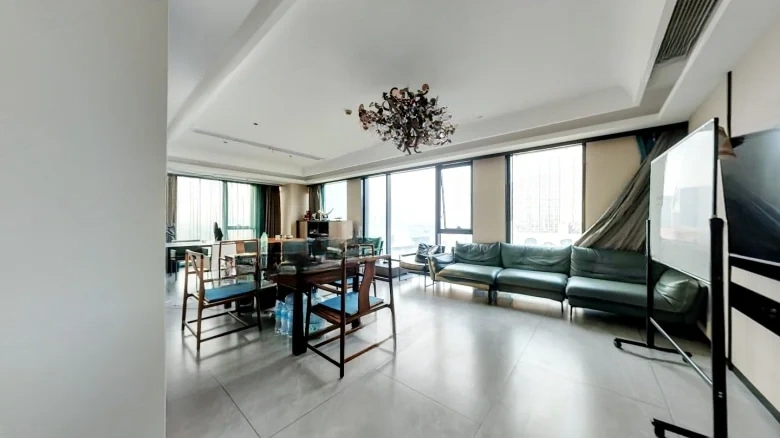 Platinum Crystal Sky Residence - View 3