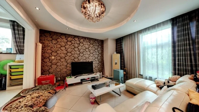 Melin Champagne Town - View 1