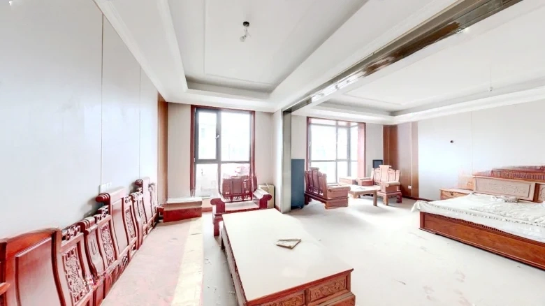 Pearl Peak International Garden - View 1