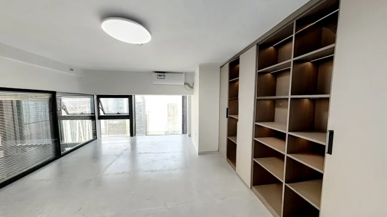 Excellence Central Globe - View 1