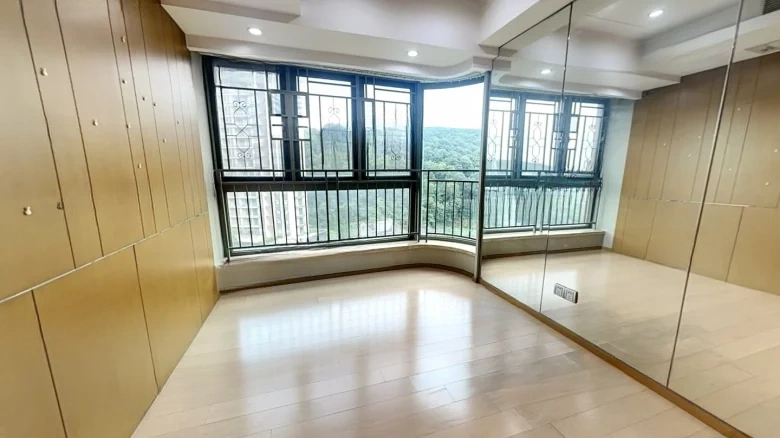 Elegant Residence, Leisurely Rich Spring Mountain Abode - View 3