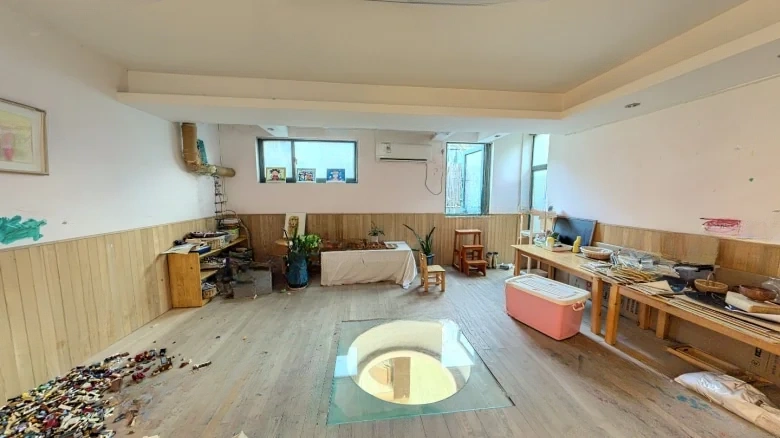 Beauty New World Golden Marvel Garden - View 1