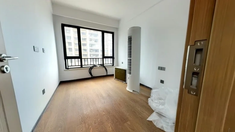 Spring Breeze South Bank East Garden - View 1