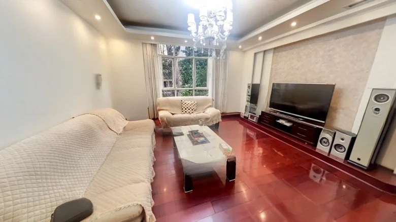 Zhonghua Garden Embroidery苑 doesn't have a direct translation that's commonly used in English for this context, so it can be omitted or if necessary described as - View 6