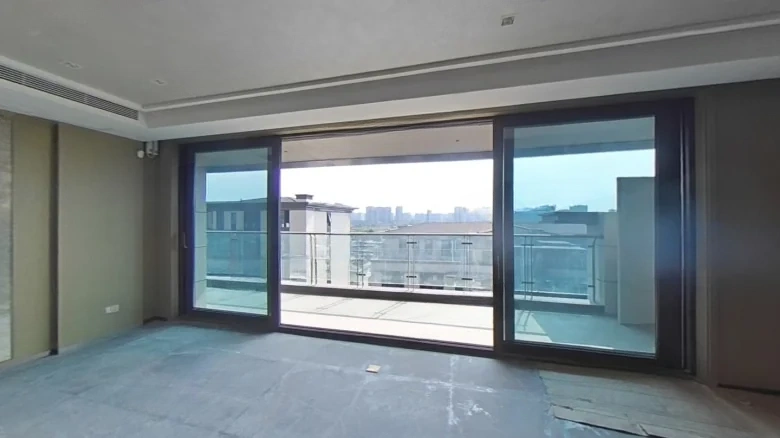 Sands City Western Mansion Lan Courtyard - View 6