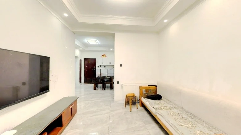 Queen International - View 3