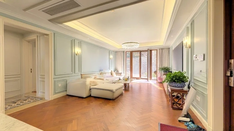 Luxin Tingyun Villa莊 in English would be represented more contextually as - View 1