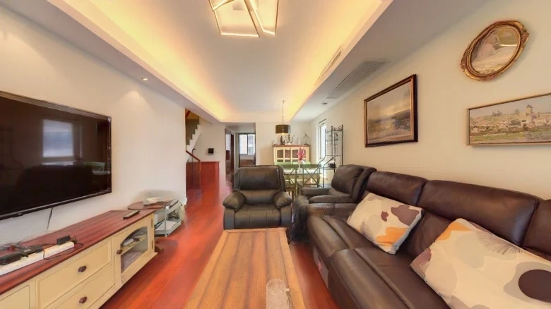 Zhonghang Yuefu - View 1