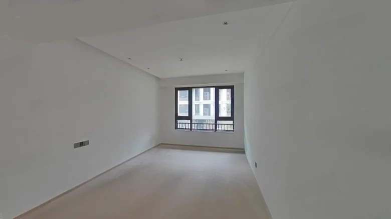 Outstanding Clear Green - View 1