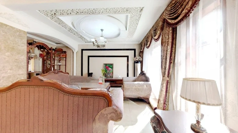 Poly Roland Fragrant Valley - View 1