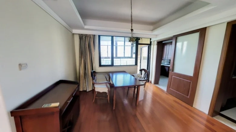 Erect House Fragrant Continent - View 5