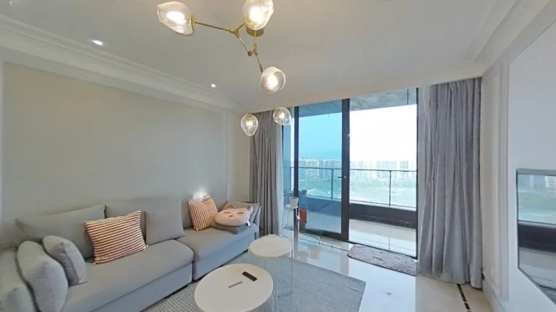 Fusion Creative Riverbank City Waterfront Mansion - View 5